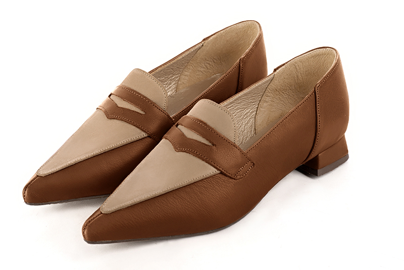 Caramel brown and tan beige women's essential loafers. Pointed toe. Flat flare heels. Front view - Florence KOOIJMAN